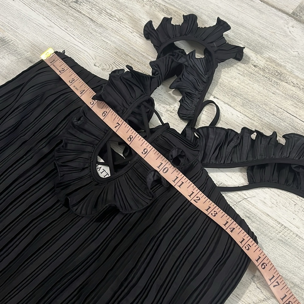 Elliatt Drama Dress Size XS - Picture 8 of 11